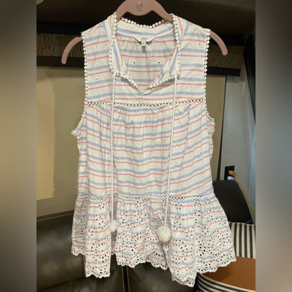 Crown‎ & Ivy Women’s Tank with Pom Pom Size Large